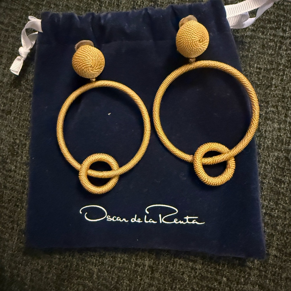 Oscar de la Renta Gold Knot Earrings